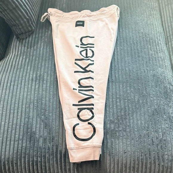 Calvin Klein Light Pink Cropped Pants - Picture 3 of 5